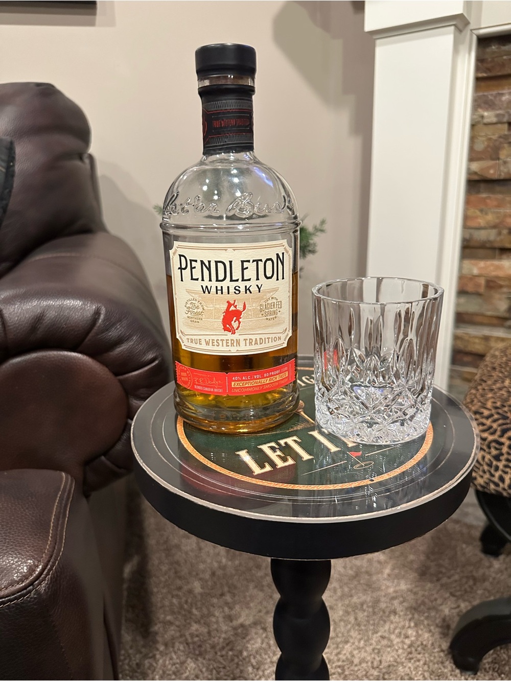 Tee It High Let It Fly Golf Drink Table - Modern Whiskey Martini Stand - Picture 6 of 8